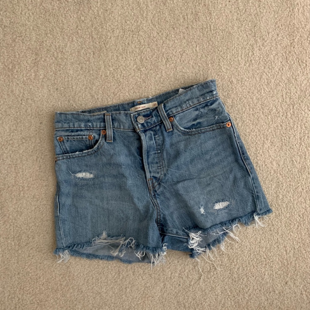 Levi wedgie shorts